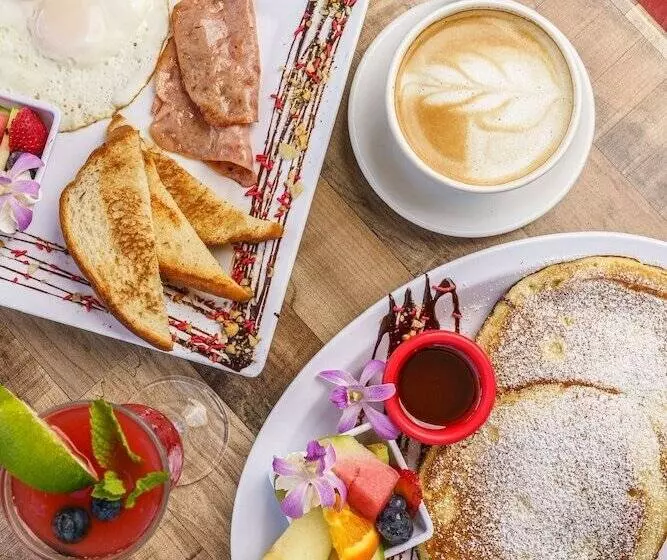 پانسیون Red Flamboyan Guesthouse And Restaurant