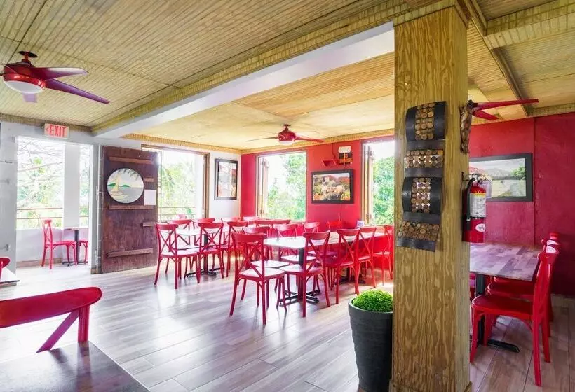 پانسیون Red Flamboyan Guesthouse And Restaurant