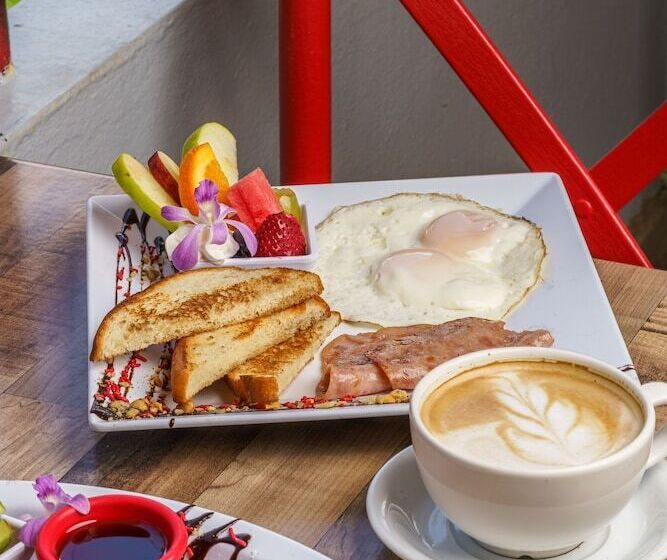 پانسیون Red Flamboyan Guesthouse And Restaurant