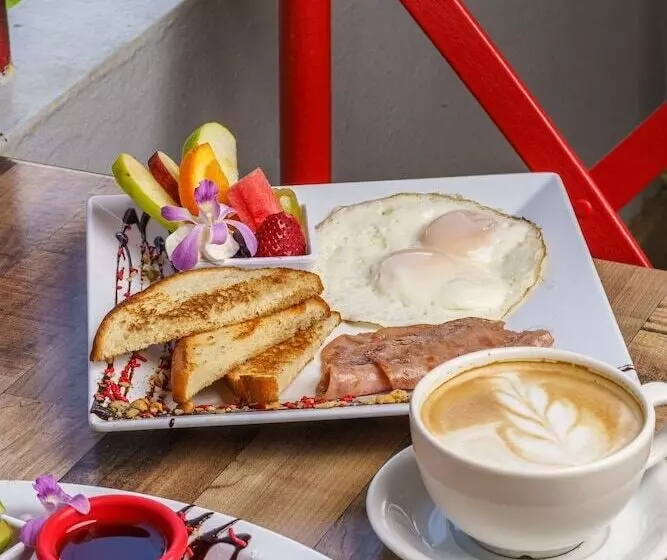 پانسیون Red Flamboyan Guesthouse And Restaurant