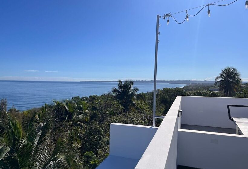 پانسیون Red Flamboyan Guesthouse And Restaurant