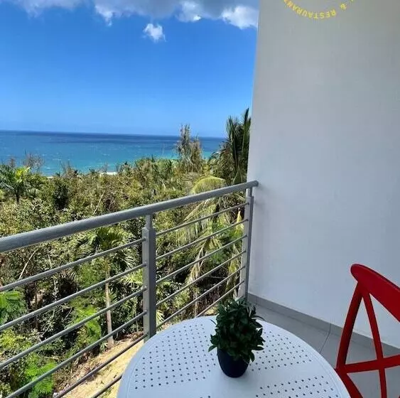 پانسیون Red Flamboyan Guesthouse And Restaurant