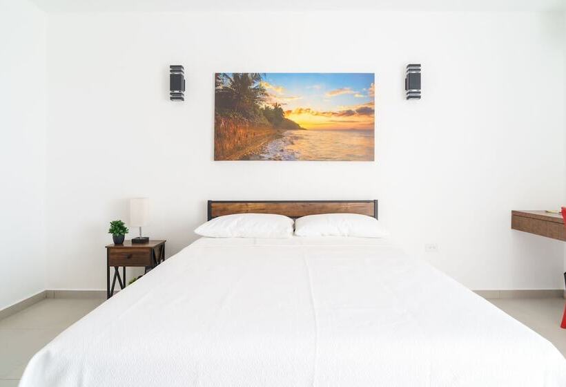 پانسیون Red Flamboyan Guesthouse And Restaurant