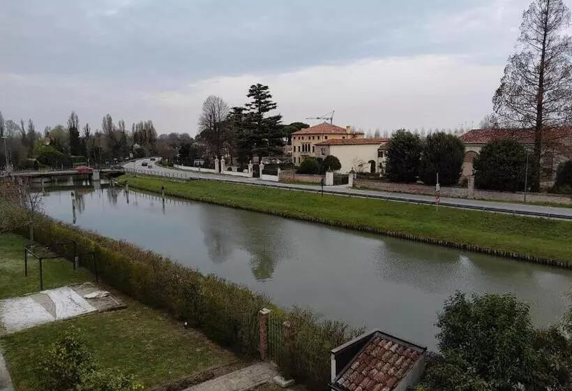 ペンション Villa Nadia