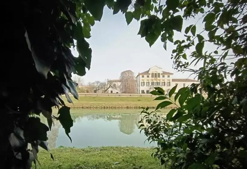 ペンション Villa Nadia