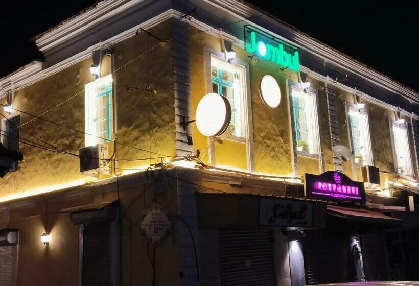 Schronisko Jambul Cafe & Stay