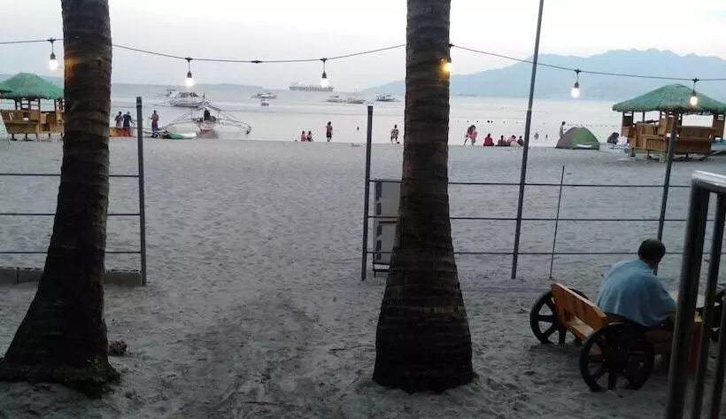 Hotelli Arizona Beach Resort, Subic Bay, Philippines 2200