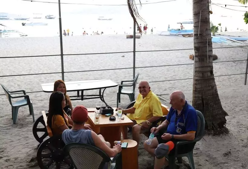 Hotelli Arizona Beach Resort, Subic Bay, Philippines 2200