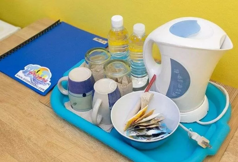 Hotelli Arizona Beach Resort, Subic Bay, Philippines 2200