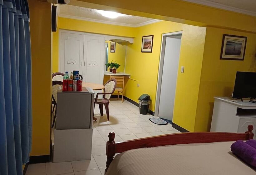 Hotel Arizona Beach Resort, Subic Bay, Philippines 2200