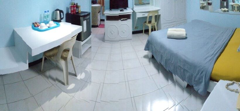 Hotel Arizona Beach Resort, Subic Bay, Philippines 2200