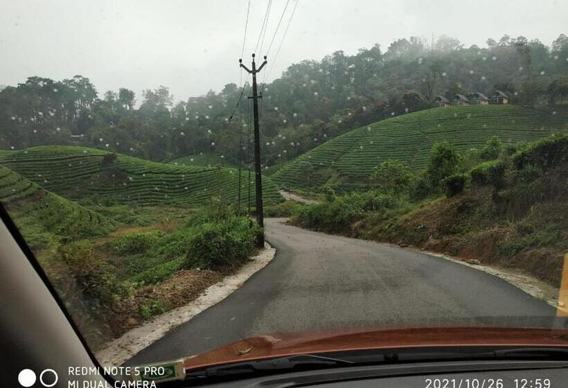 בית מלון כפרי Mountain View Cottage Mankulam