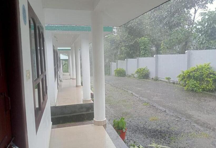 בית מלון כפרי Mountain View Cottage Mankulam