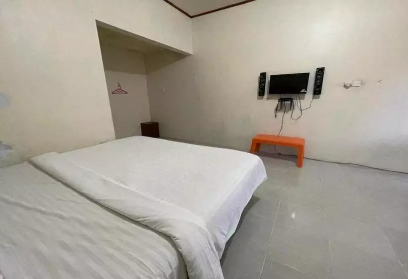 ホテル Oyo 92464 Efniati Homestay Syariah