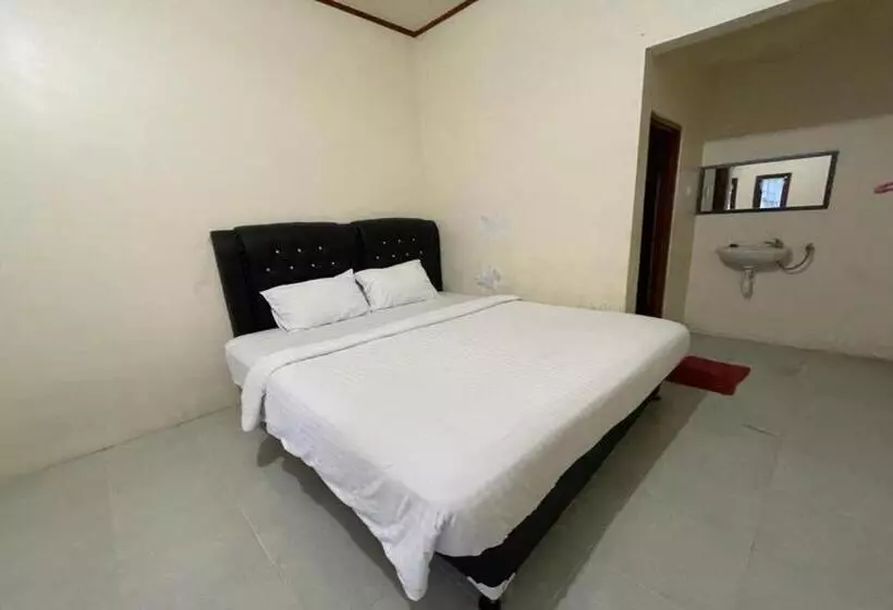 ホテル Oyo 92464 Efniati Homestay Syariah
