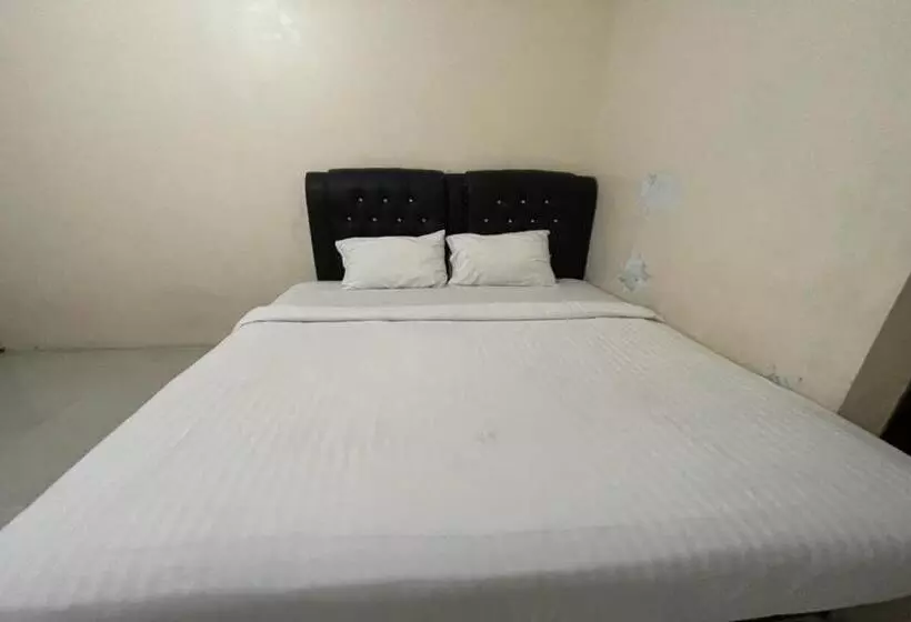 ホテル Oyo 92464 Efniati Homestay Syariah