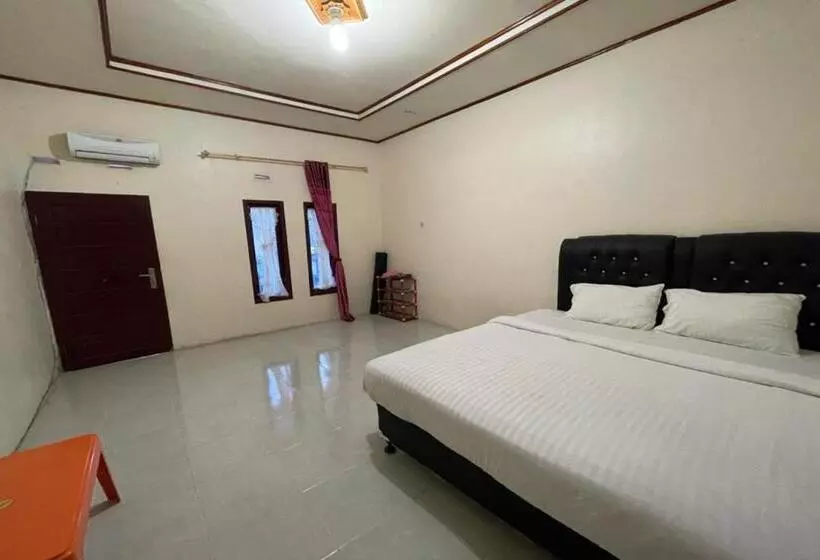 ホテル Oyo 92464 Efniati Homestay Syariah