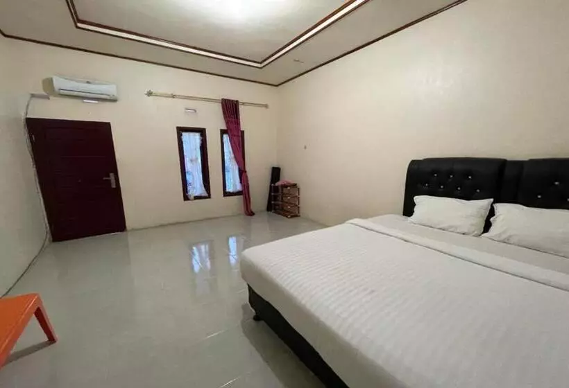 ホテル Oyo 92464 Efniati Homestay Syariah