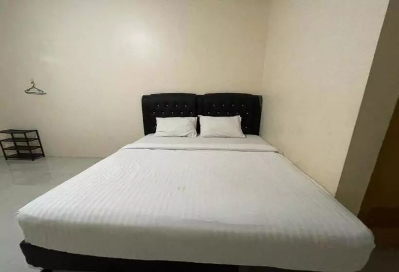 ホテル Oyo 92464 Efniati Homestay Syariah