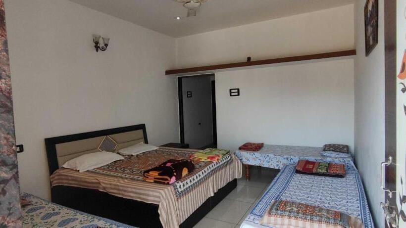 膳宿费 Oyo Home 81057 Mahakali Homestay