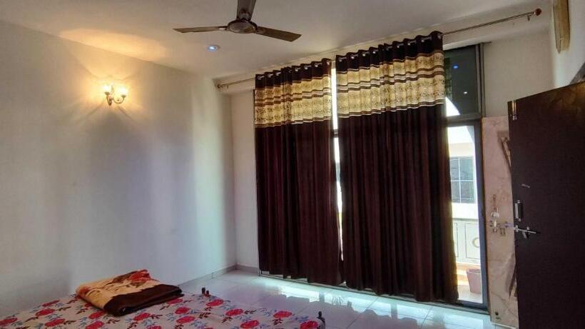 膳宿费 Oyo Home 81057 Mahakali Homestay