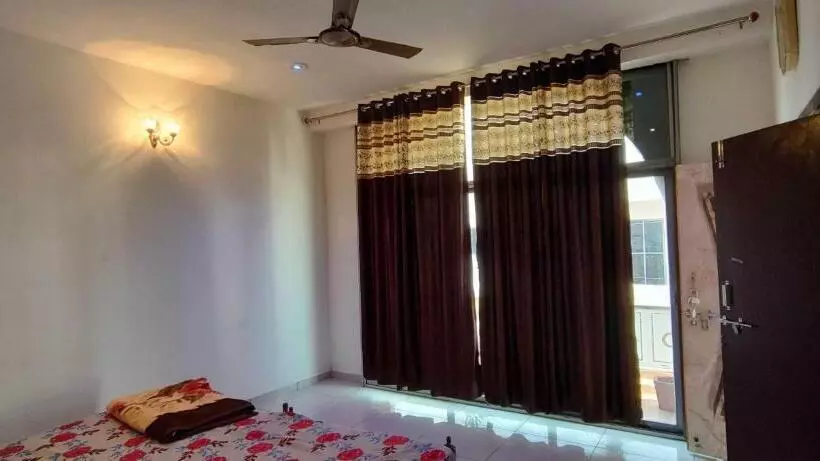 ペンション Oyo Home 81057 Mahakali Homestay