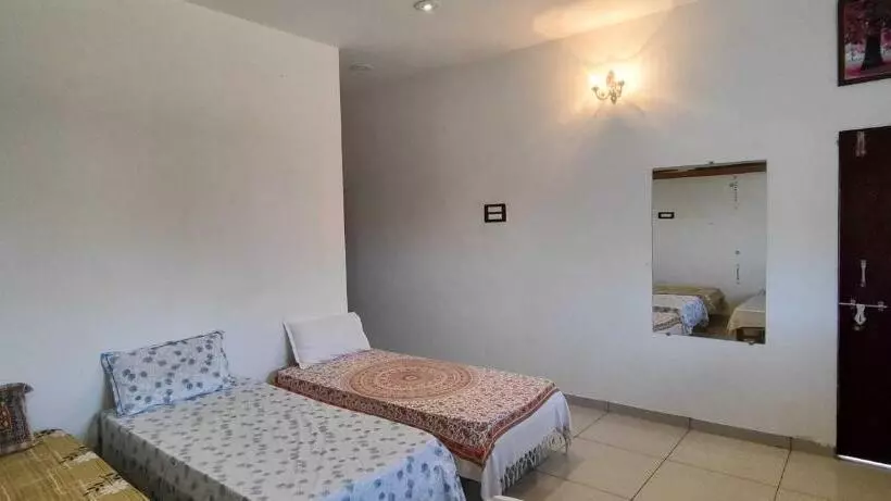 ペンション Oyo Home 81057 Mahakali Homestay