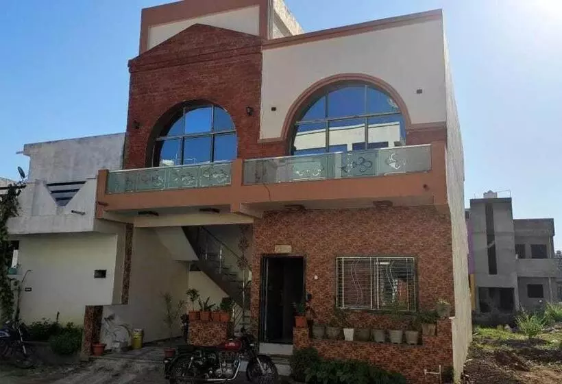 ペンション Oyo Home 81057 Mahakali Homestay
