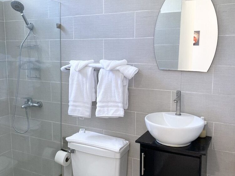 The White Rock Hotel B&b