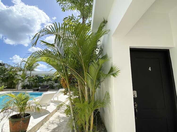 The White Rock Hotel B&b