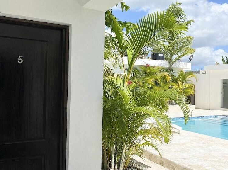 The White Rock Hotel B&b