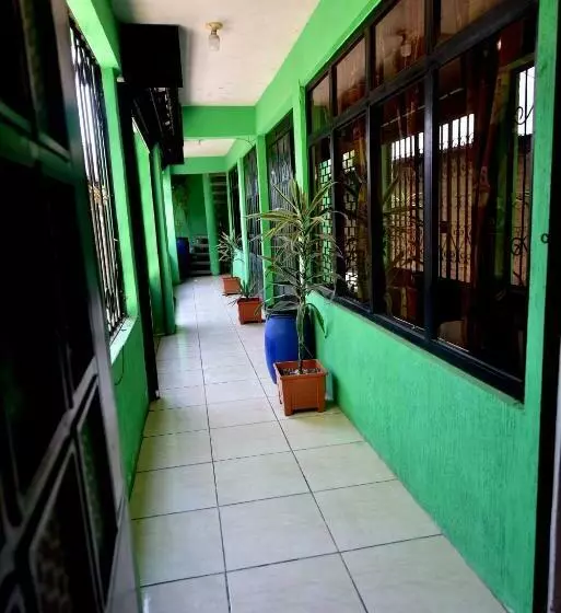 هاستل Casa El Roble