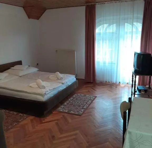 Aamiaismajoitus (B&B) Magyar Csárda és Vendégház