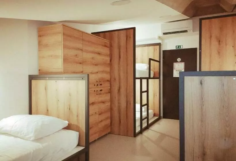 Garage Hostel