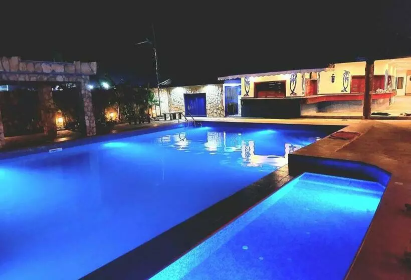 Hotelli Blue Palm Resort Ghana