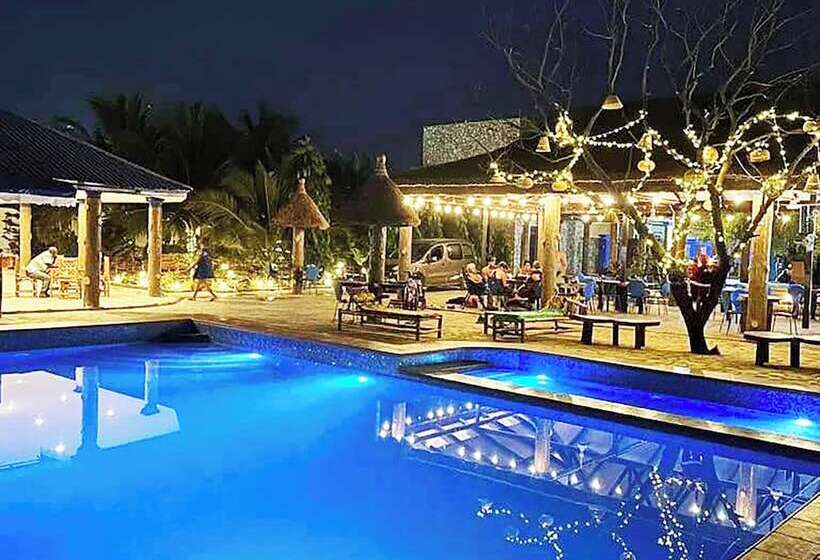 בית מלון כפרי Blue Palm Resort Ghana