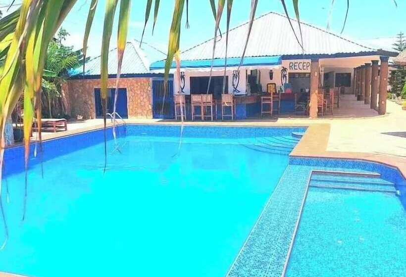 בית מלון כפרי Blue Palm Resort Ghana