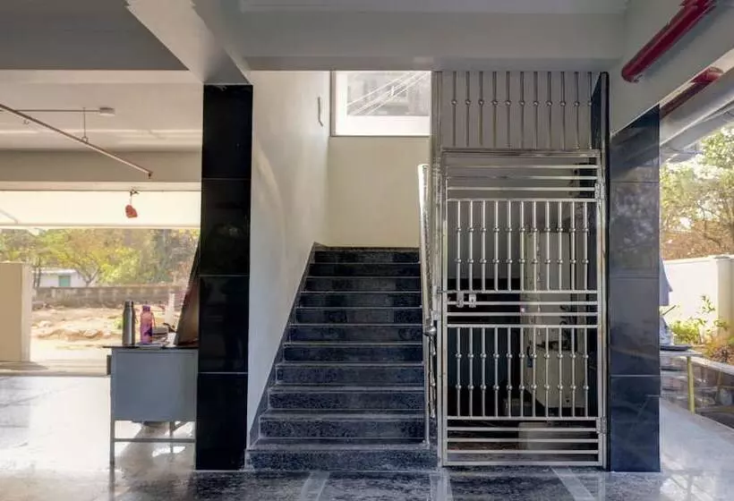 Hotelli Treebo Rushi Grand