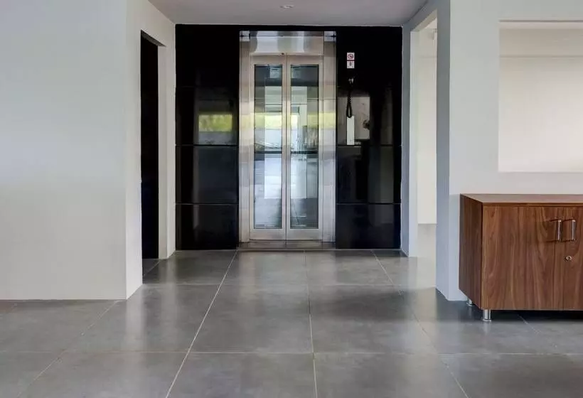 Hotelli Treebo Rushi Grand