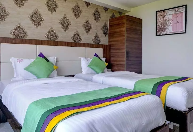 Hotelli Treebo Rushi Grand