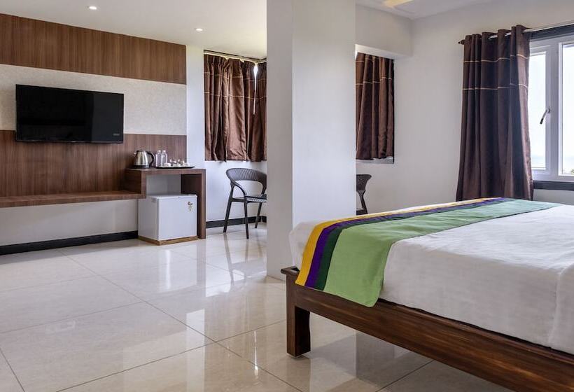 Hotel Treebo Rushi Grand