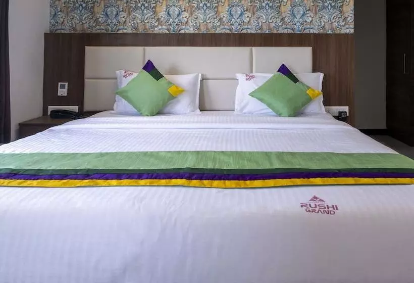 Hotelli Treebo Rushi Grand