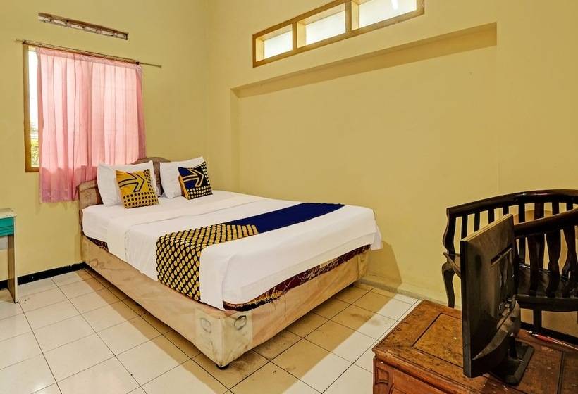 Spot On 92408 Hotel Renata 2