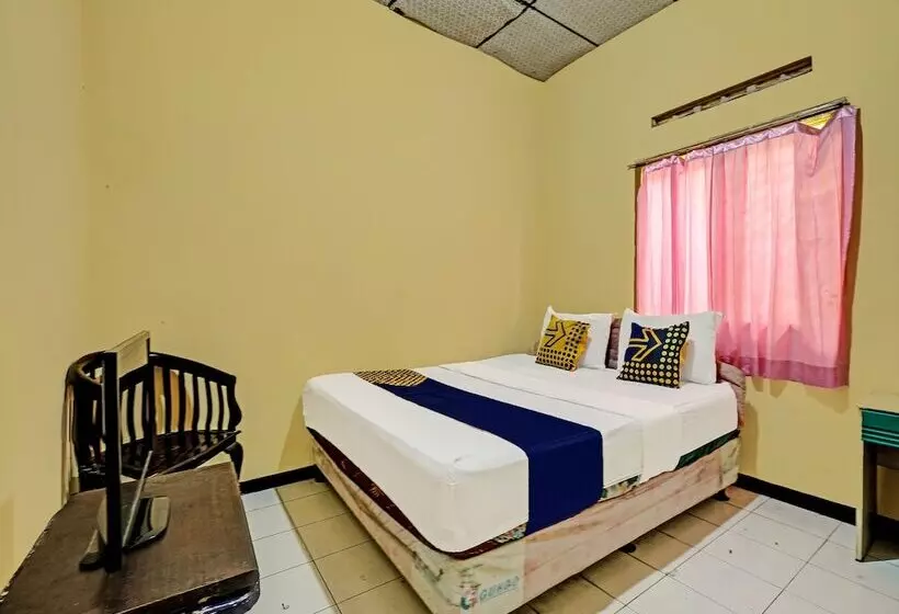 Spot On 92408 Hotel Renata 2