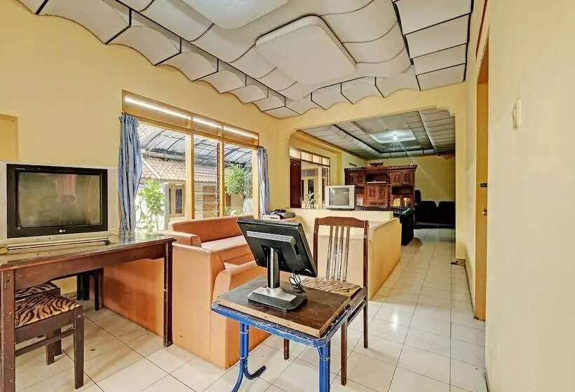 Spot On 92408 Hotel Renata 2