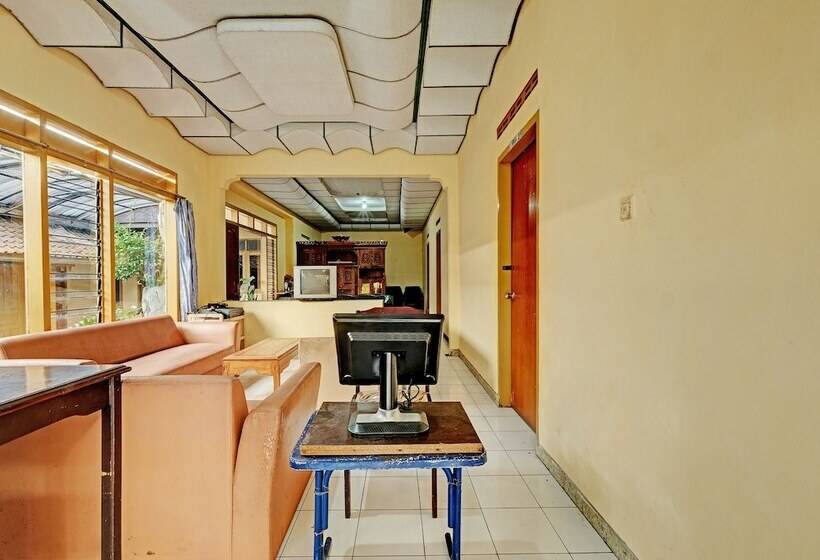 Spot On 92408 Hotel Renata 2