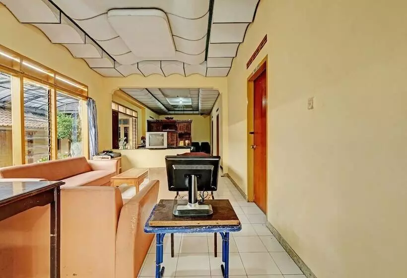 Spot On 92408 Hotel Renata 2