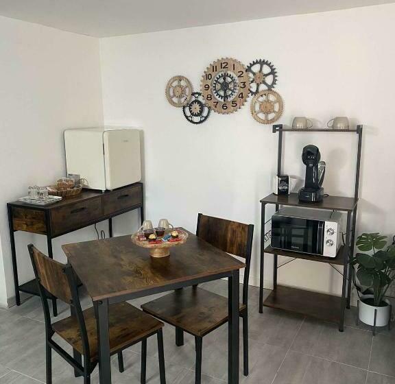 بنسيون Le Mistral Auvergnat