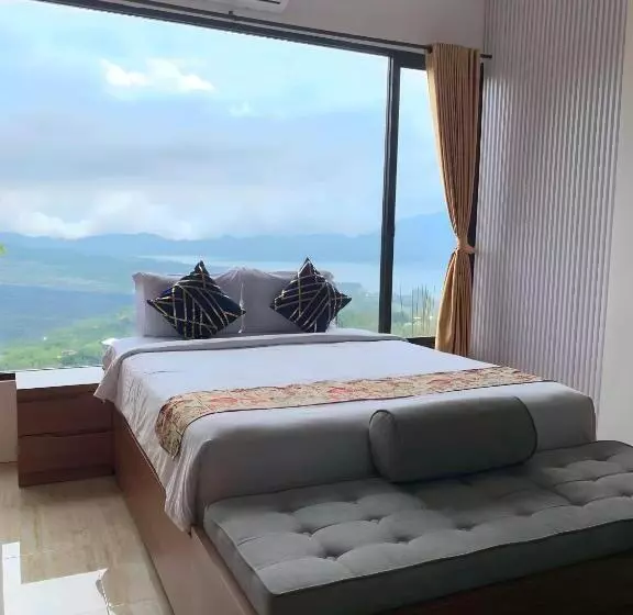 Devanora Hotel & Resto