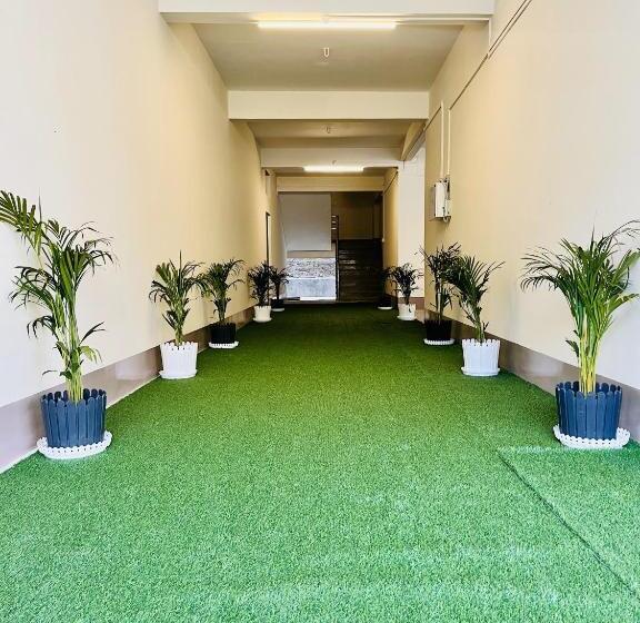 Hotel Queen S Residency